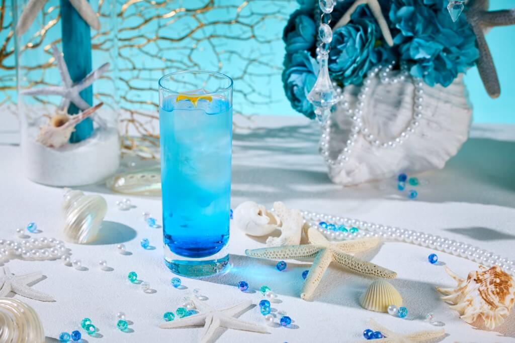 京王プラザホテル札幌の『シマエナガランチ夏～Like Afternoon Tea～』-ブルーキュラソー・ソーダ