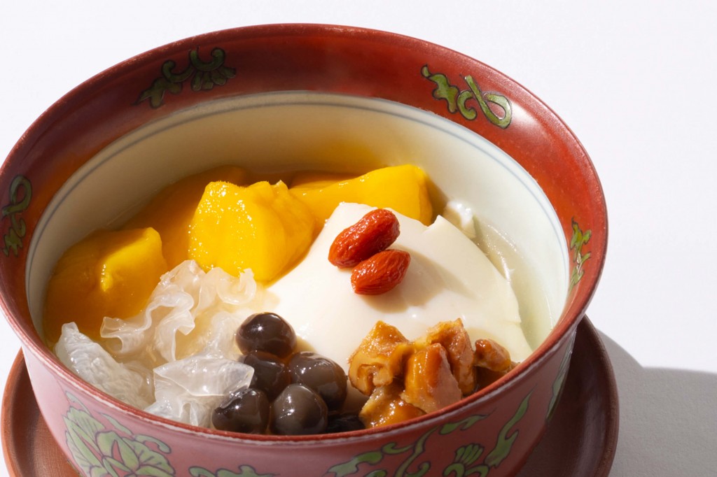 札幌グランドホテルの『世界を旅する夏の美食フェア』-マンゴーと黒タピオカ入り豆花