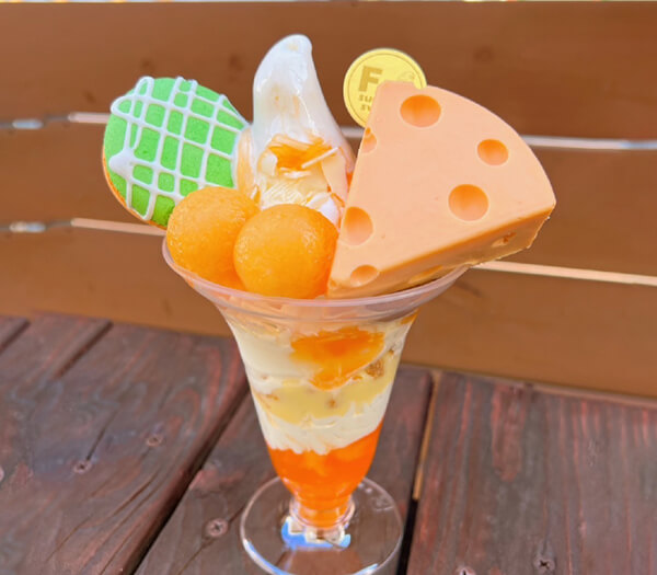 〈FAKE surprise sweets〉ご褒美メロンパフェ