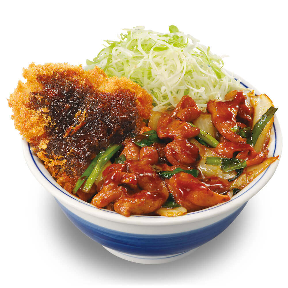 とんかつ専⾨店「かつや」の『モツ野菜炒めとチキンカツの合い盛り丼』