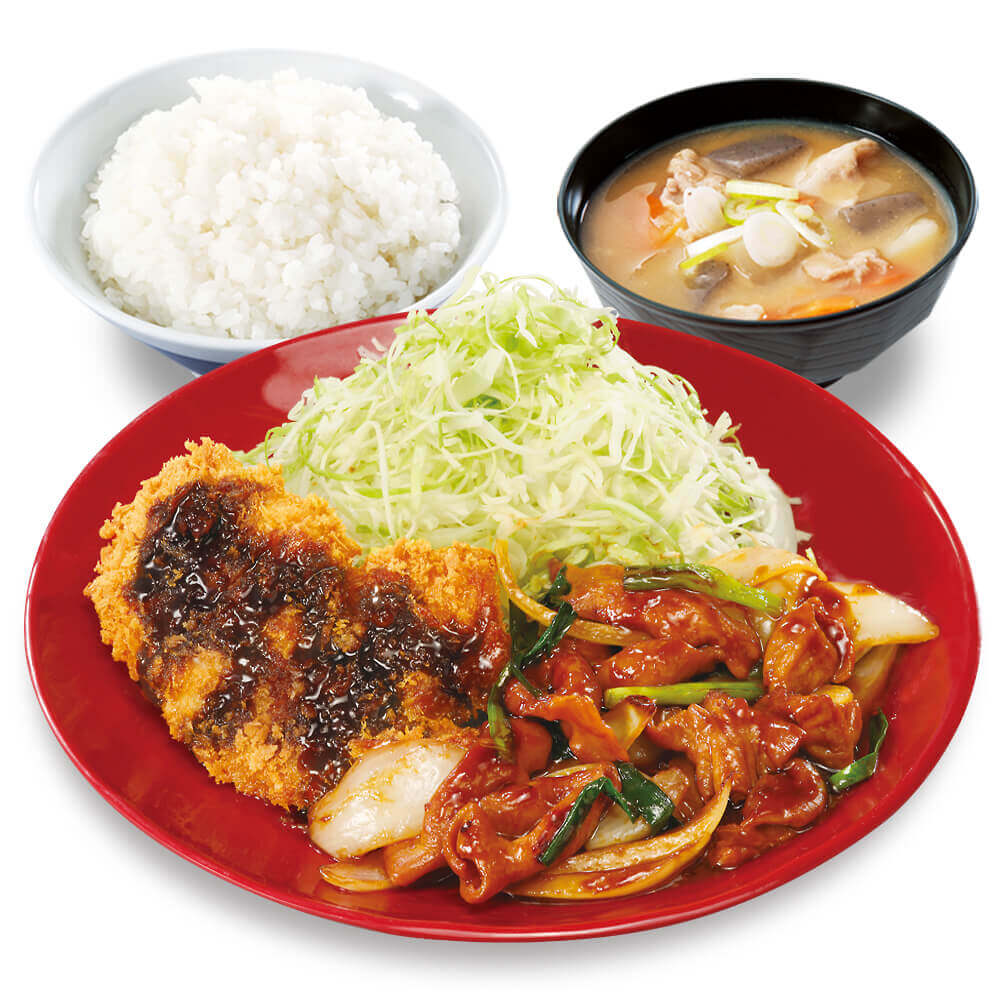 とんかつ専⾨店「かつや」の『モツ野菜炒めとチキンカツの合い盛り定食』
