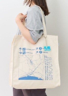 「Map Design GALLERY」POP-UP STORE さっぽろ地下街-POP-UP STORE限定チャーム付き新千歳空港キャンバストートバッグ
