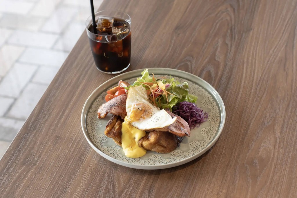 街角のレモンベーカリー琴似店の『フレンチトーストBLT』