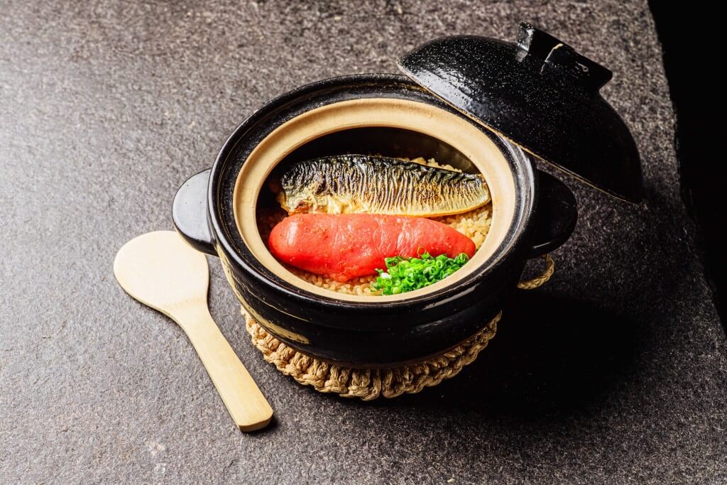 北海道炉端アカオニの『道産明太⼦と鯖の⼟鍋ご飯』