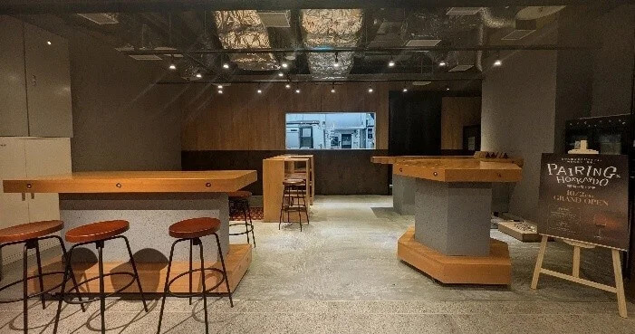 蝦夷の雫とアテ PAIRING × HOKKAIDOの店内