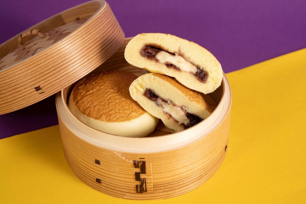 ファミリーマートの『森永製菓監修ホットケーキまん(あんバター)』