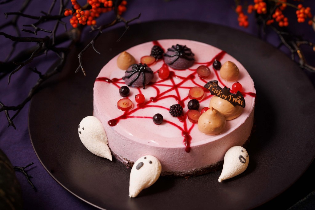 JRタワーホテル日航札幌の『HALLOWEEN FOREST』-ぶどうとカシスのレアチーズケーキ