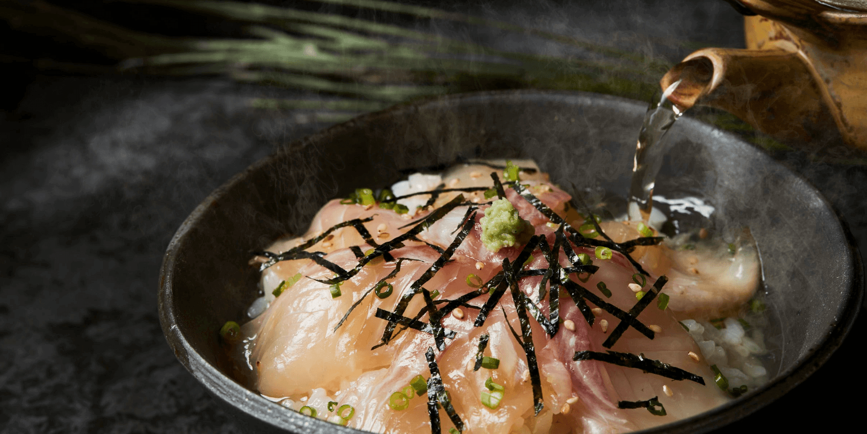 海鮮パフェ専門店「漣〜SAZANAMI〜」の漣だしの食べ方イメージ