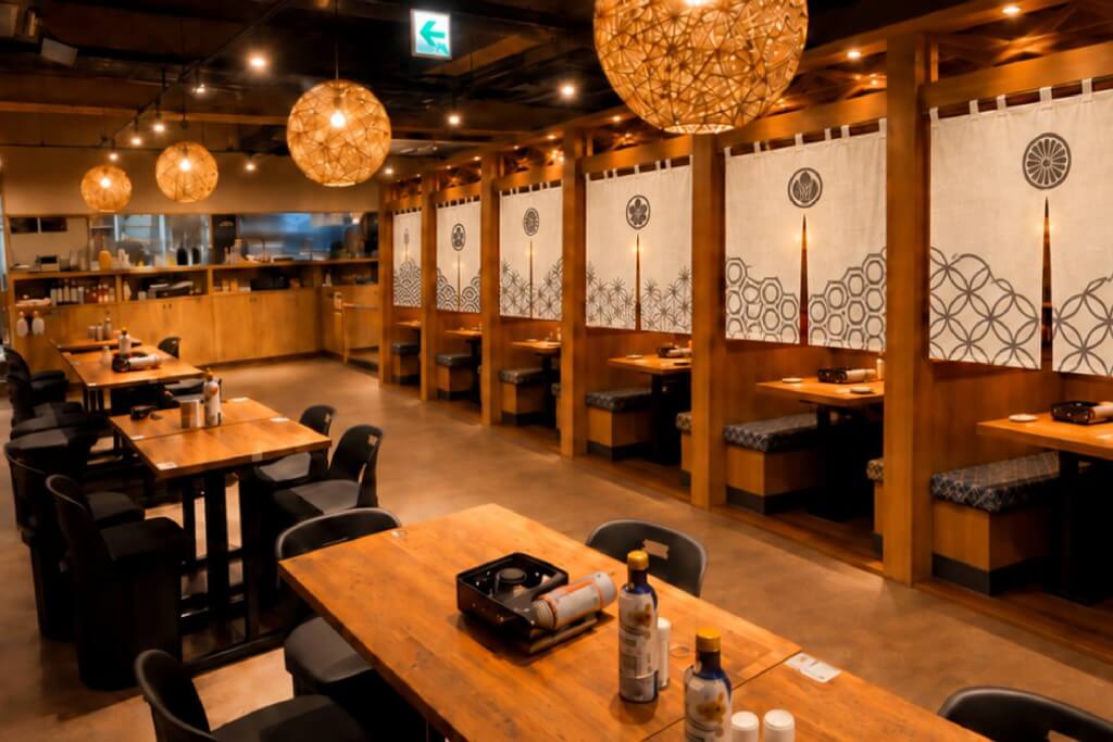 焼き鳥食べ飲み放題 おすすめ屋 札幌すすきの店の店内